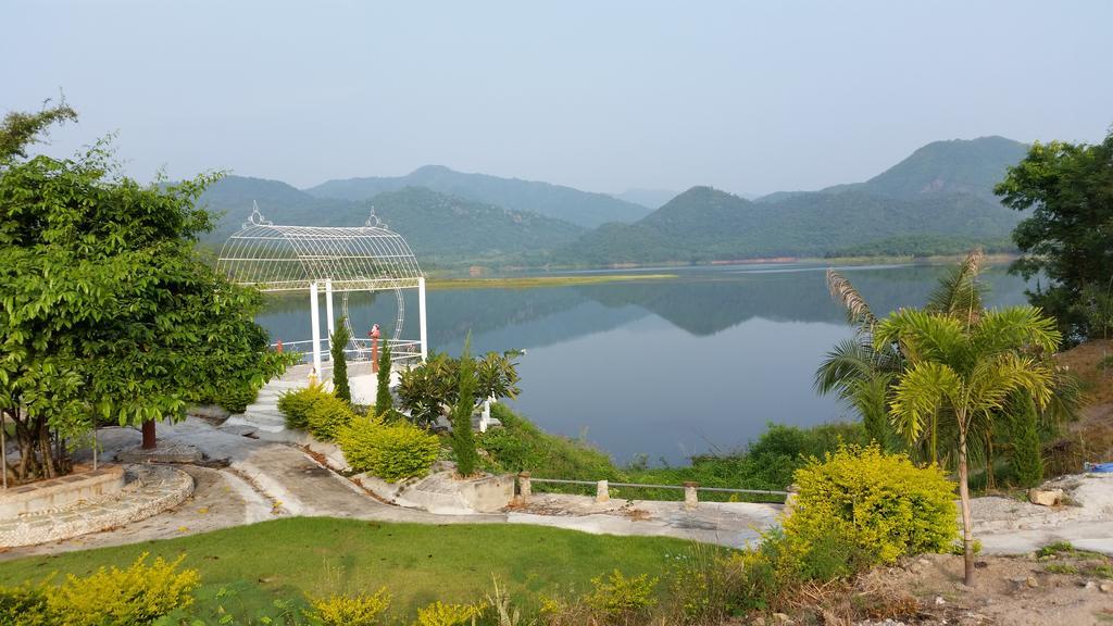 Phloenlom Chomdao Ban Kha Exterior photo